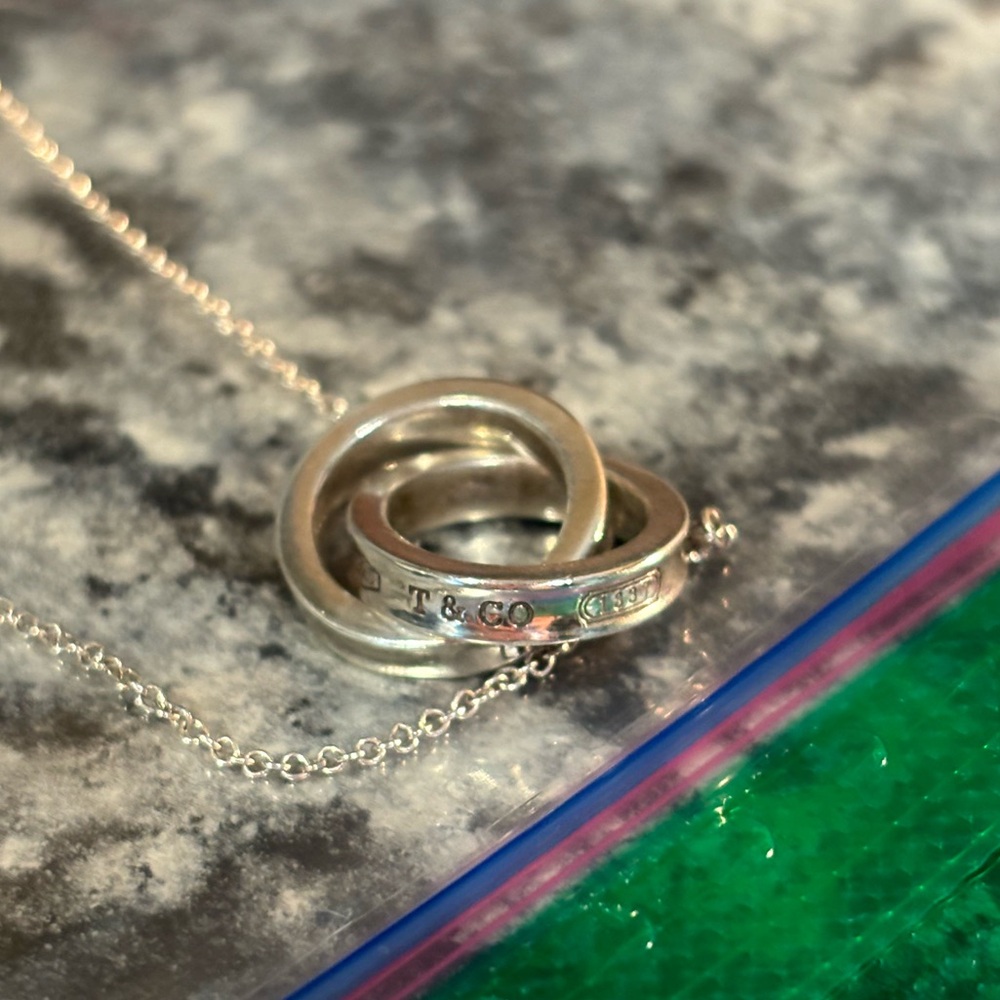 Tiffany & Co. Interlock sterling silver necklace - Picture 1 of 4